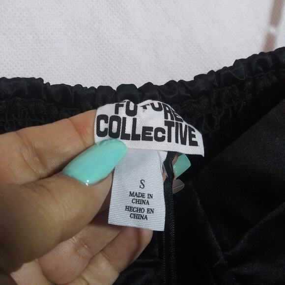 Future Collective Holiday Sweetheart Bubble Satin Midi Dress Black Classic Sz S - Picture 10 of 11